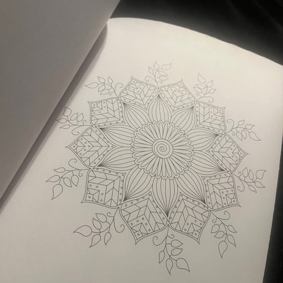 Soothing Color Floral Collection Coloring book. New - Picture 6 of 6